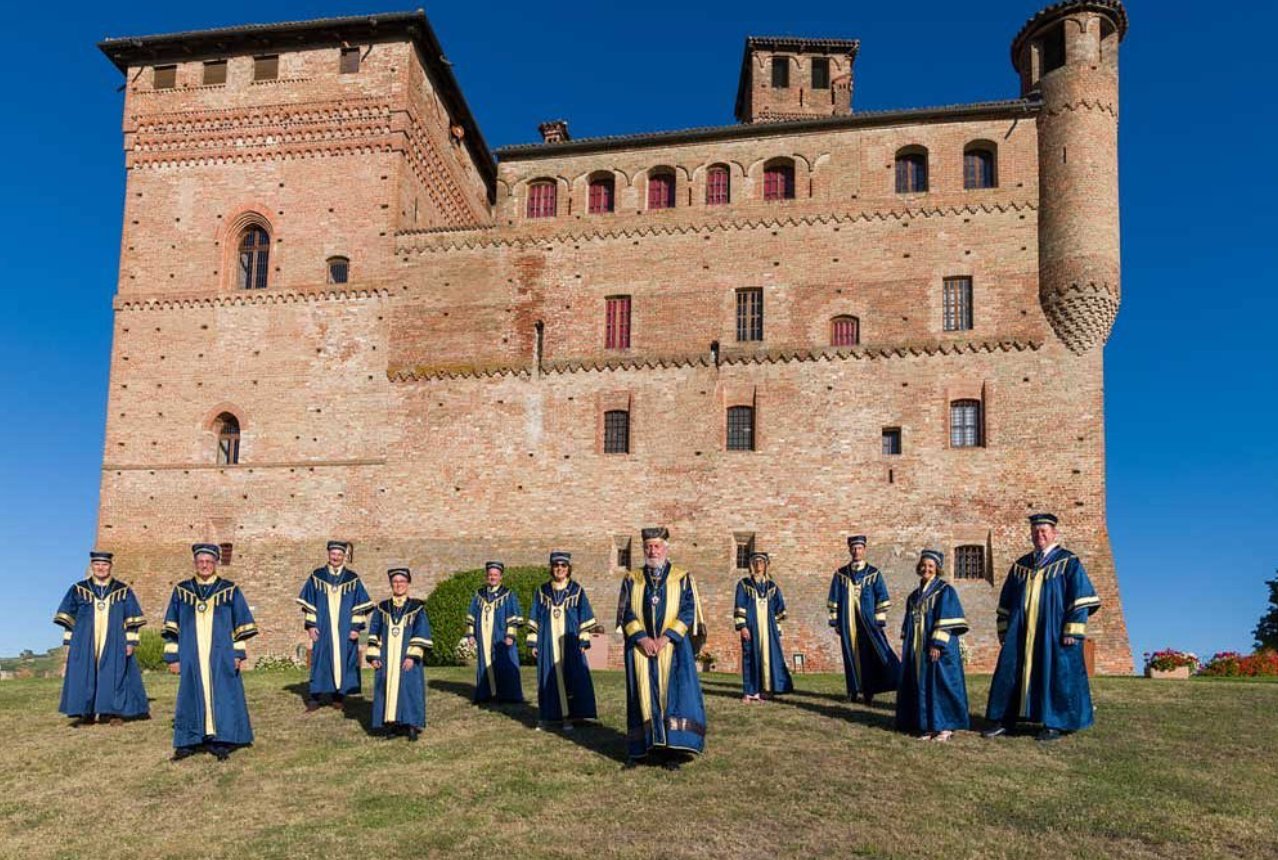 Council at Castello di Grinzane Cavour